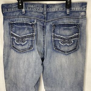Helix Jeans Straight Leg Applique Back Pocket Medium Wash Mens Size 38x32 Blue